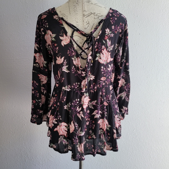 AMERICAN RAG Floral Boho Top - Picture 3 of 6